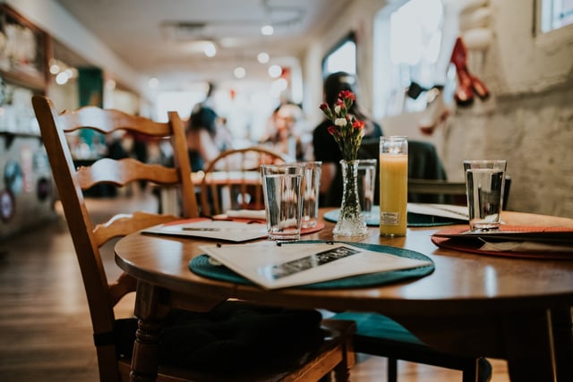 Timeleft vs Founder Feast: Which Dinner Table Fits You? (2026)